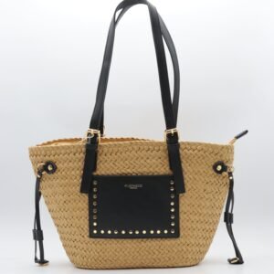 Vue de face du sac à main en paille beige avec hanse beige taupe.